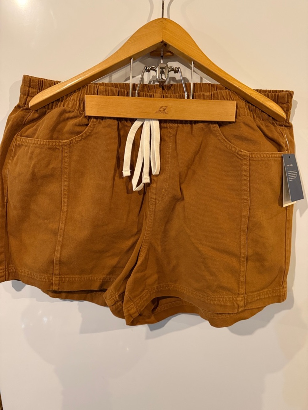 Universal thread women’s casual drawstring shorts -amber
